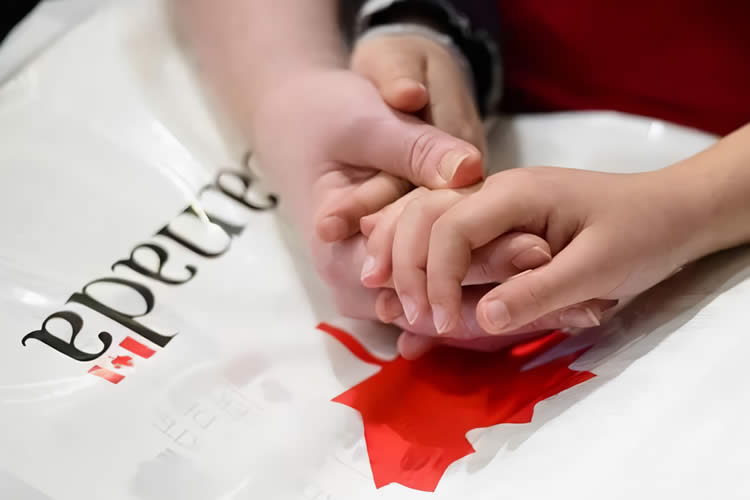 中国公民在加拿大结婚后怎么办理加拿大结婚证公证认证用于更改婚姻状况呢？